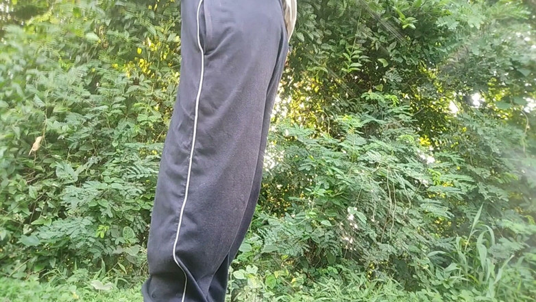 Salonibhabhi: Venkovní honění s yang gay klukem