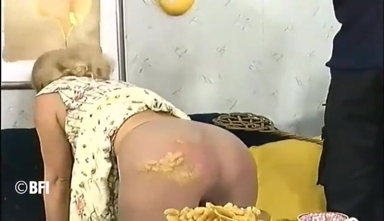 Hardcore slave sex: Blonďatá žena je potrestána svým pánem