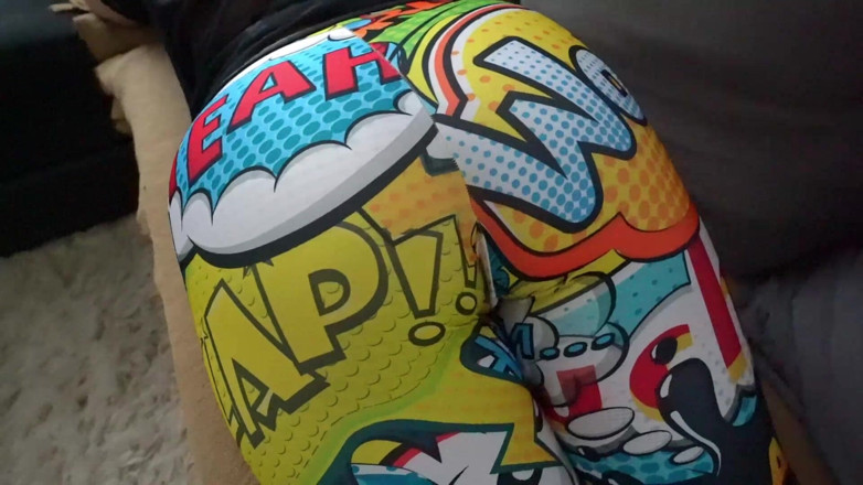 Booty_assx: A Meia-irmã Acidentalmente Mostrou Fotos De Sua Bunda Grande Nua...