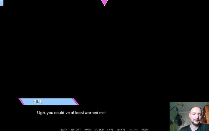 Sex game gamer: 在墙上的一个洞里被撸管并被吮吸