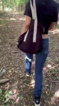 在树林里快速吮吸 Skank