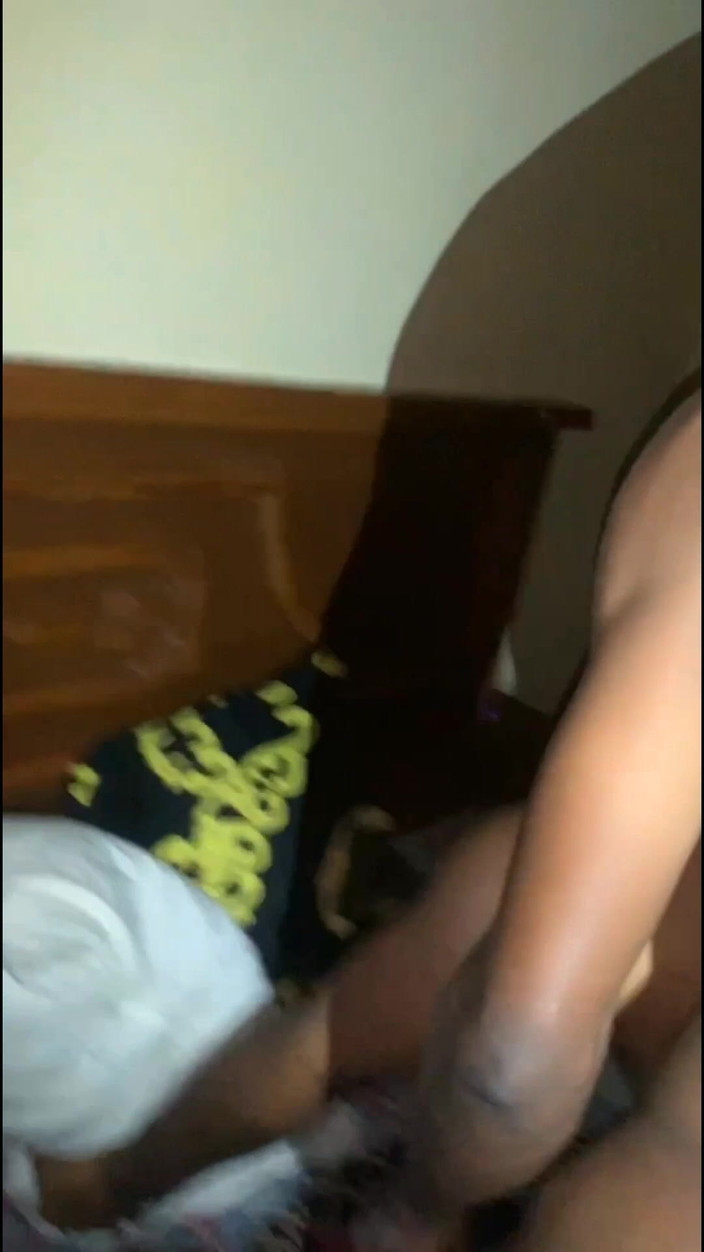 BlaqHandSomeGuy: Kouří mě a šuká