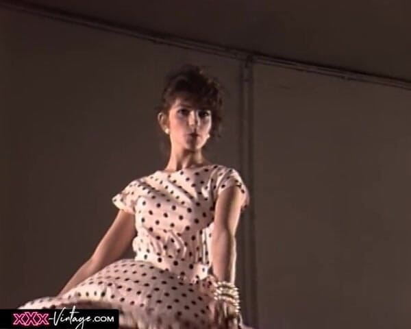 XXX-Vintage: Masa altı ikramı