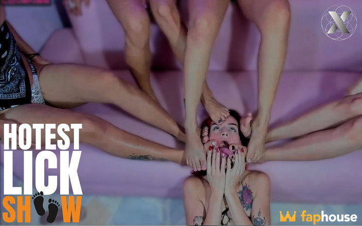 Feet Lovers club: 一些美丽的女同性恋者最热辣的恋足表演