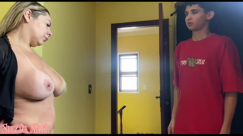 Suzie Hard Anal: Damadım beni çıplak yakaladı ve ona zaten popomu verdim