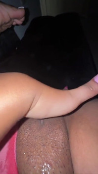 Orgasmo lento y cremoso para la pequeña latina