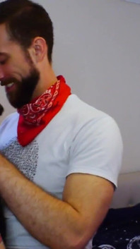 Velký bílý pták dostane latinskoamerické díry preggery