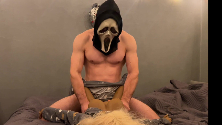 RyslanErotica: Zamaskowany złoczyńca rucha seks lalkę w Halloween!