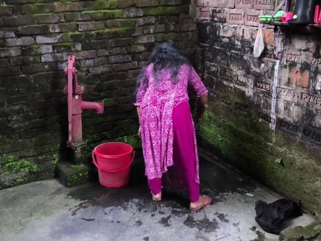 I See My Aunty Was Cleaning the Bathroom so I Hugged Her and Started Fucking Her Ass (Safi Sexy)