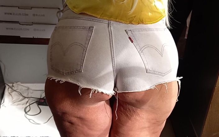 Sexy ass CDzinhafx: My Ass Wearing Sexy Shorts