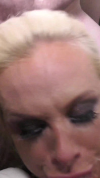 Christmas Party Bukkake 2018 Cam 2_1