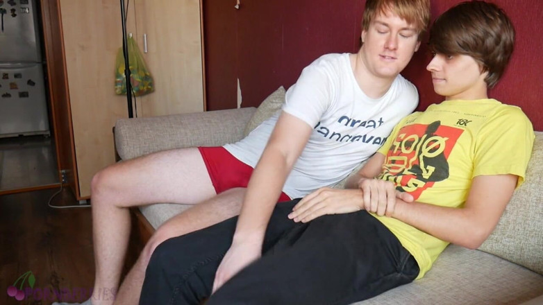 Ethan Alex: Timido Alex convinto ad atti sessuali
