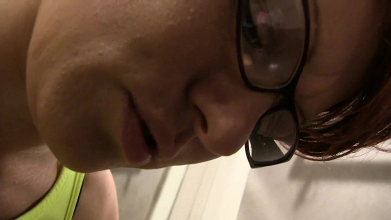Popp Sylvie: Squirt in the locker room