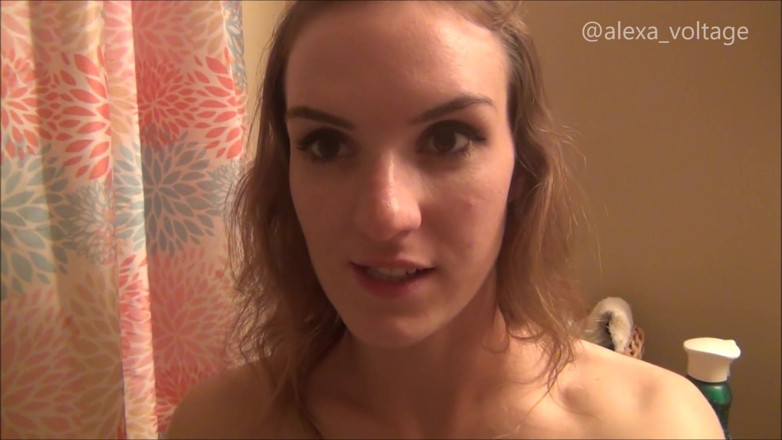 Alexa-Voltage: Holení mé perfektní kundičky