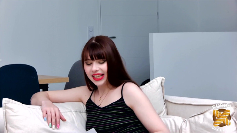 Porno Baguette: Alicia, si rambut merah yang cantik, dapat yang dia mahukan