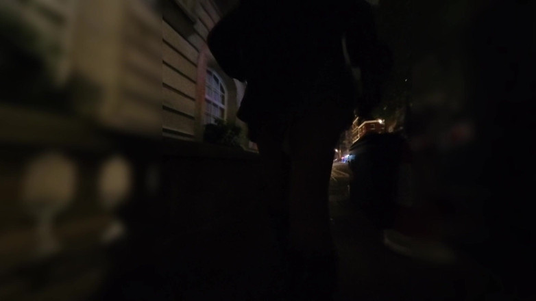 Asiansissypublic: Andando em público com camisinha usada saindo