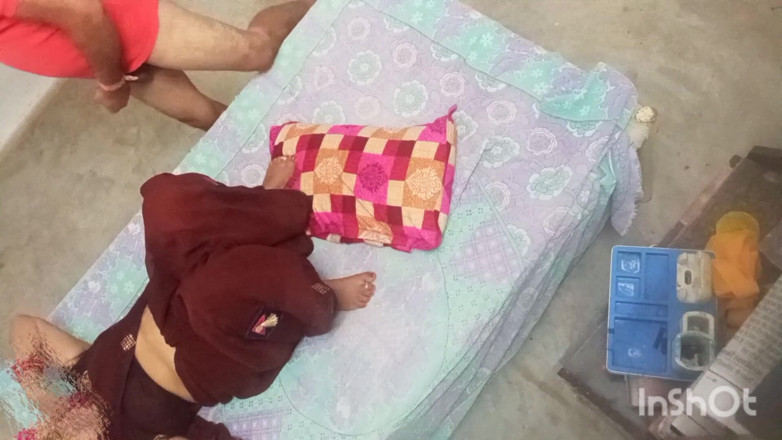 Bed: Uttar Pradeshs sexy bhabhi wird zu hause gefickt
