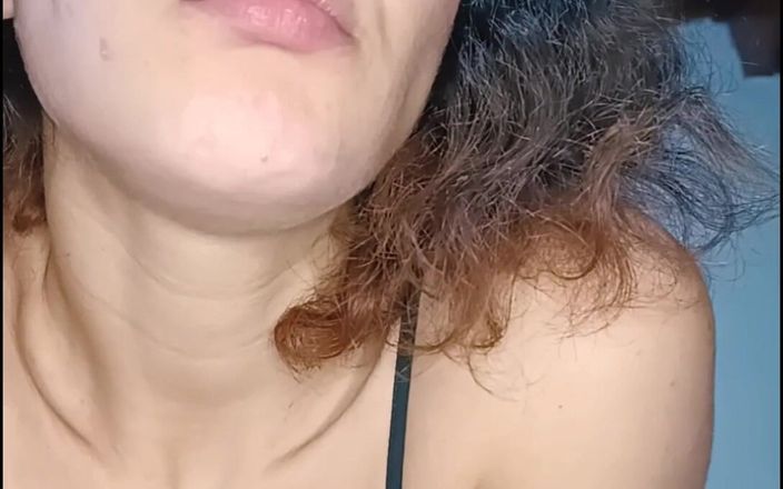 Productoraeros: Dominatrice humiliante en POV : je te crache sur toi, je...