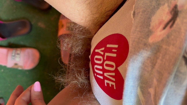 Cuteblonde666: Pies grandes y arbusto peludo en bragas