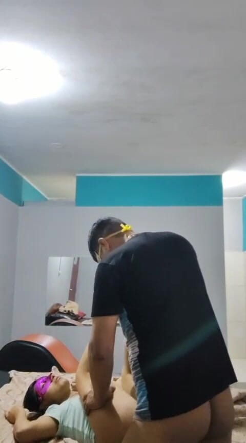 Gemidos3001: 我的男朋友非常热辣，他让我很努力