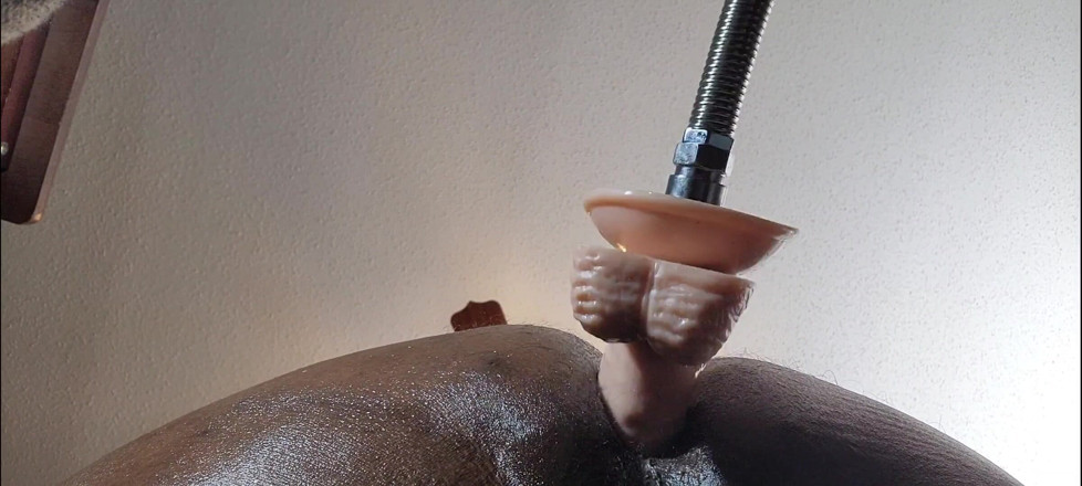 Truestarr: Mesin seks mengongkek saya. dildo besar