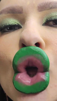 Green Minty Lipstick Glossy Pouty Bimbo Kisses 1080 Fhd