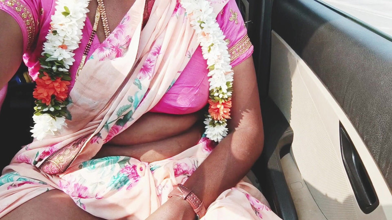 Telugu honey lips: Car Sex, Episode -1, Part - 4, Telugu Dirty Talks. Silk Aunty with...