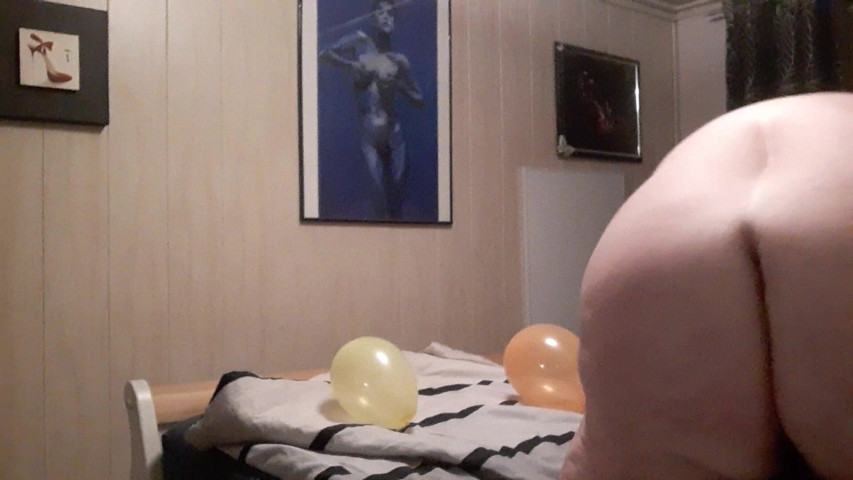 Nude with Balloons (Tammarabig)