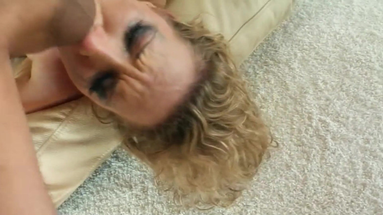 Cruel Media TV: Petra, gagică europeană și 5 tipi și o ejaculare multiplă