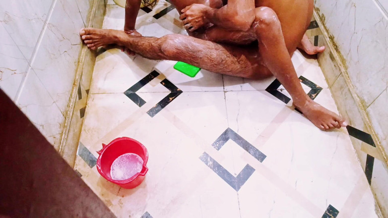 LateralChain349: Desi Couple Soapy Bathroom Sex - Wet Body Massage &amp; Hard Fuck