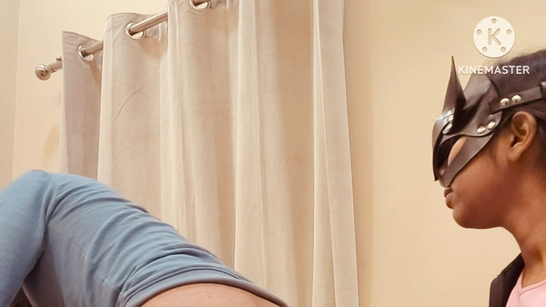 roxirimmer: Genç kız kardeşini evinde sert sikiyor