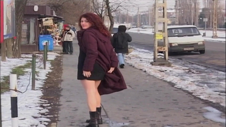 Piss Lover: Người thích khoe hàng tuyết khoe âm hộ và đít ở nơi công...