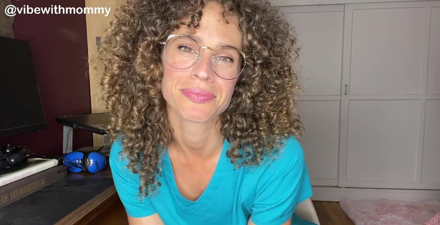 VibeWithMommy: 유태인 간호사는 JOI 의사를 완화합니다. 나는 당신이 의사로 일하는 방법을 알고있다.. 난 정말 당신이 얼마나 스트레스를 느낀다!