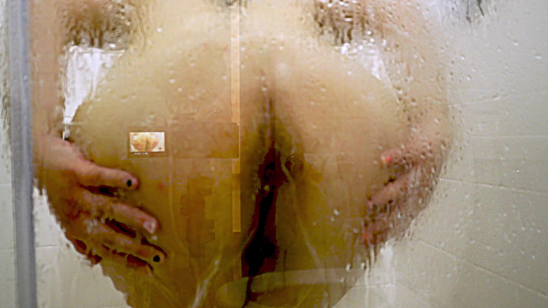 VickyVixen: Sprcha prsa