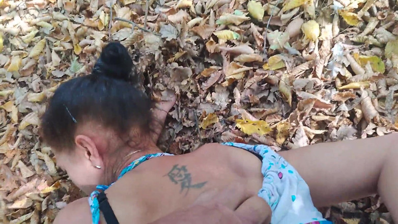 DirtyLubov: Sexe oral et anal en plein air