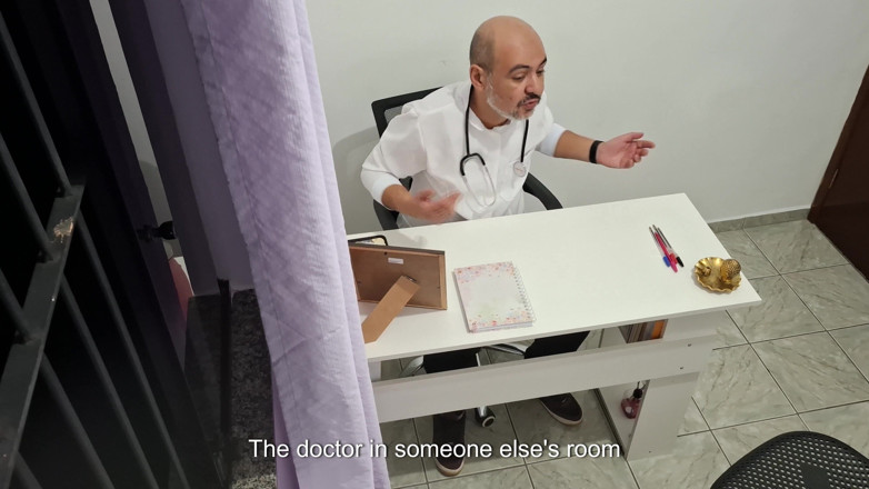 Sweet couple stories: The Substitute Orthopedic Doctor Was Crazy.