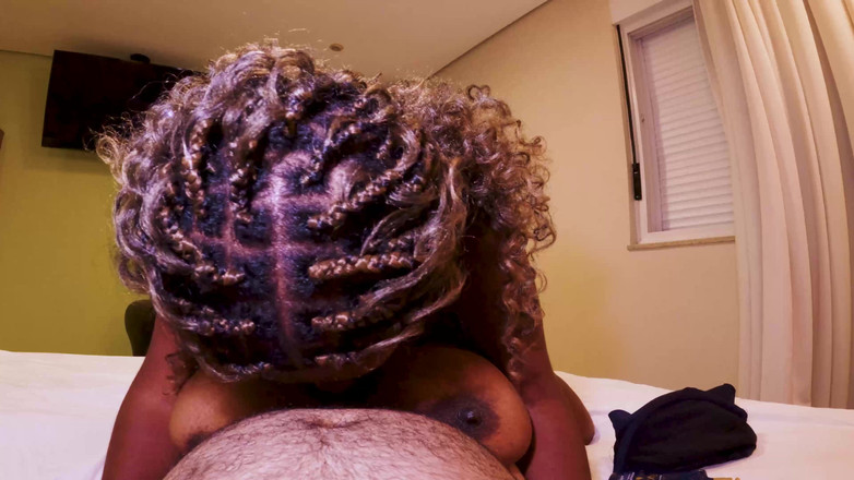 Angel Big B: Payudara saya sangat besar sehingga zakarnya hampir tidak sesuai, saya...