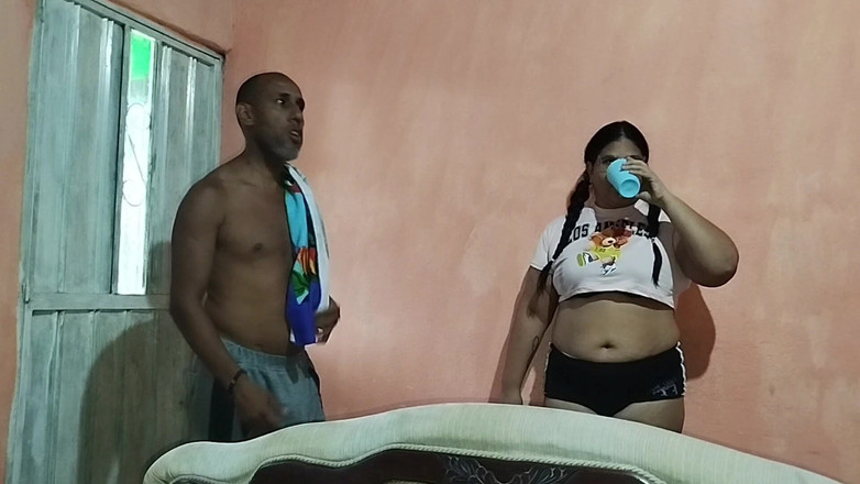 Adribella69: Я трахаю велику дупу своєї сусідки, поки її чоловік працює. Їй краще подобається мій член