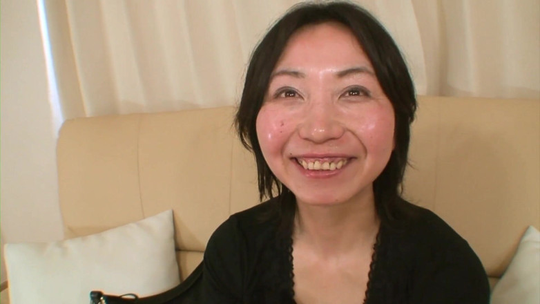 Japan Lust: Skinny Japanese cougar submits to cock