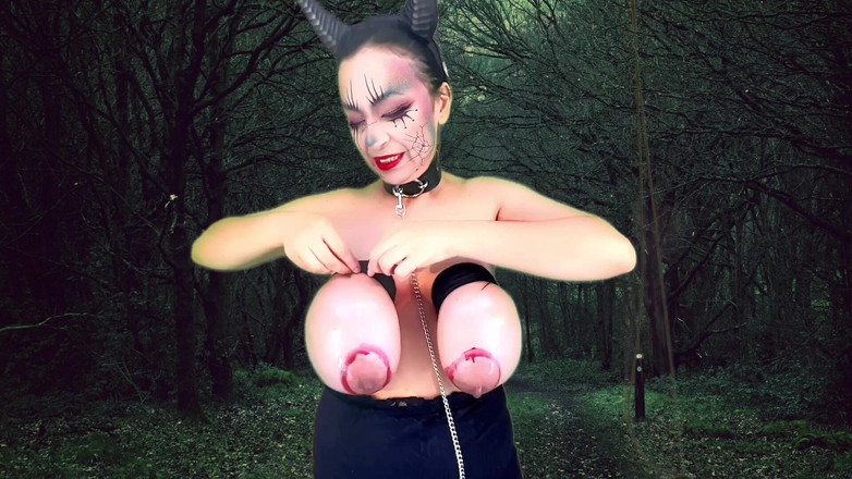 VeeVee Vixen: Vemena Maleficent