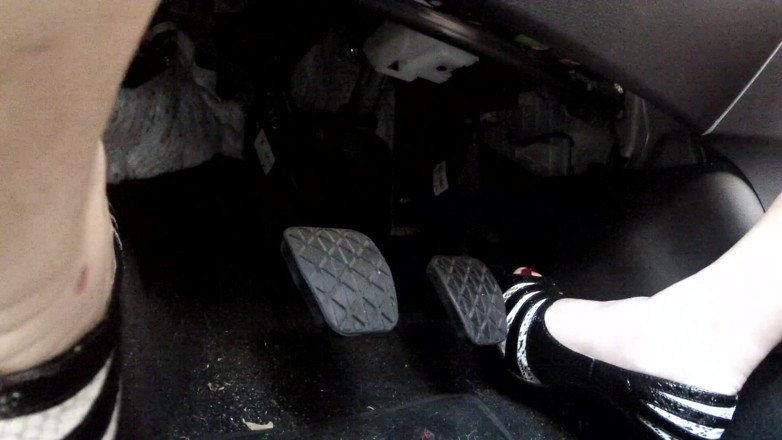 Sydney screams fetish: 6-biegowa instrukcja Mazda3 w szpilkach - HD Wmv