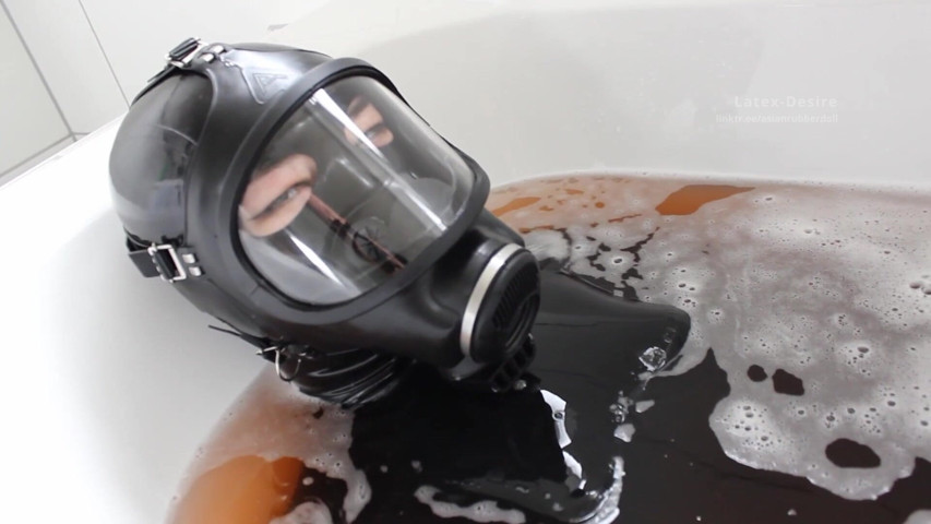 Relaxation Bath in Heavy Rubber (Latex-Desire)