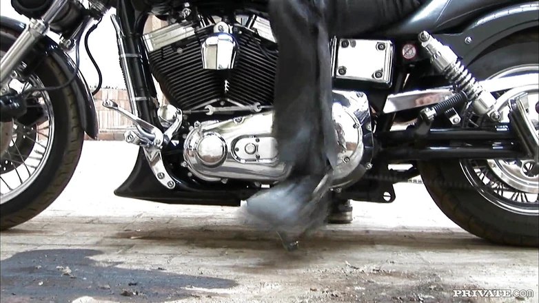 Private.com: PRIVATE Diana Gold Meets Two Guys for a Blowjob and...