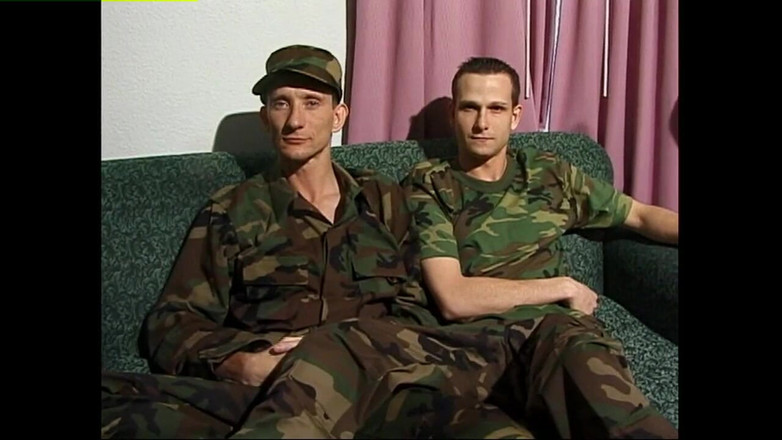 Heatwave Gay: Twinks tentera, bahagian 2