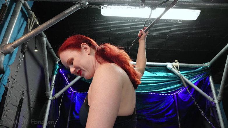 Domestic femdom: เหยียบย่ํา Delight