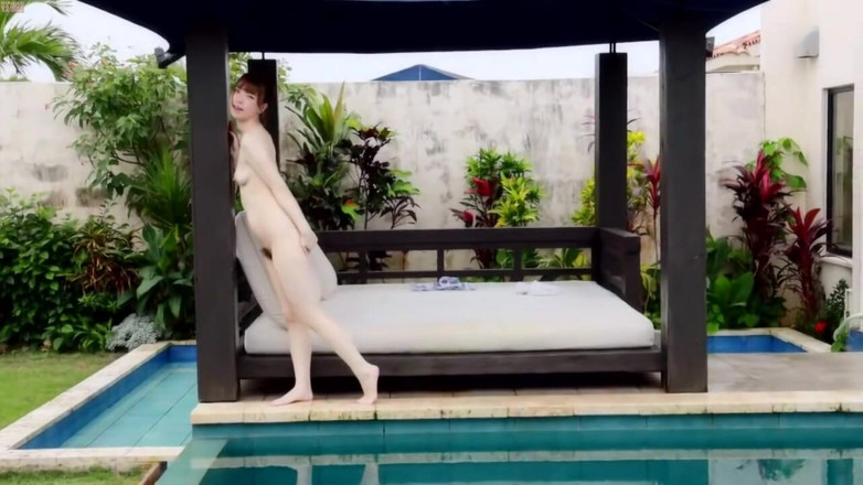 Far East pornography: Ritiro tropicale sull'isola dove la passione e la libertà si...