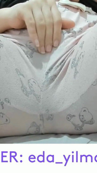 Masturbare în pijamale - matură sexy turcoaică - porno turcesc