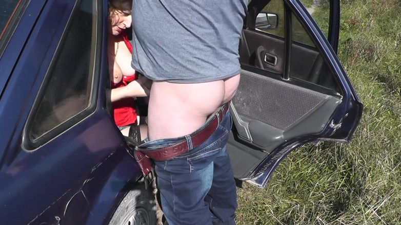 XXX-Platinum: Milf futută pe la spate în mașină, pe bancheta din spate,...
