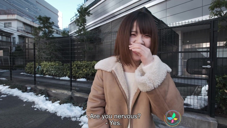 Tenshigao: Towa Nakamori miluje ptáka zralého muže