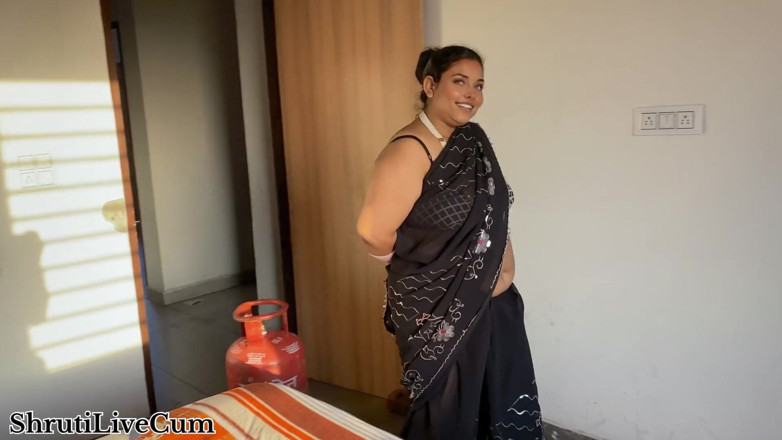 ShrutiLiveCum: Oknum Pengantar Gas Lunak Desa Menyerahkan Selain Tangki, Mana Silinder...